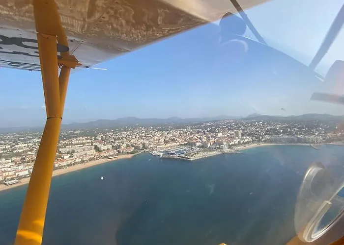 St Raphaël Piscine Wifi, Commerces Et à Pieds