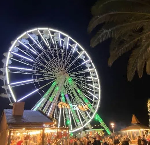 St Raphaël Piscine Wifi, Commerces Et à Pieds Apartamento