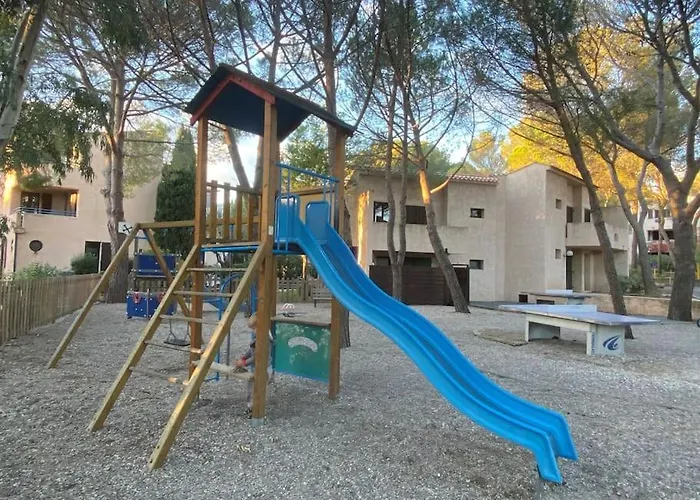 St Raphaël Piscine Wifi, Commerces Et à Pieds * Saint-Raphaël