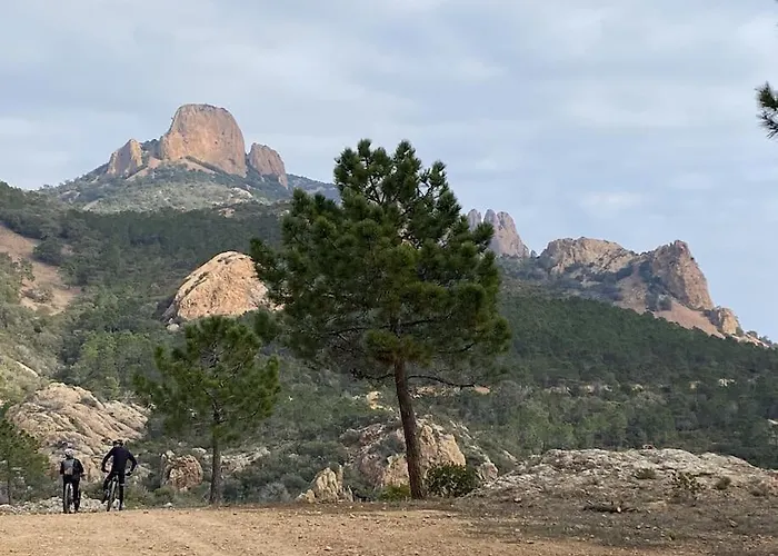 Apartamento St Raphaël Piscine Wifi, Commerces Et à Pieds *