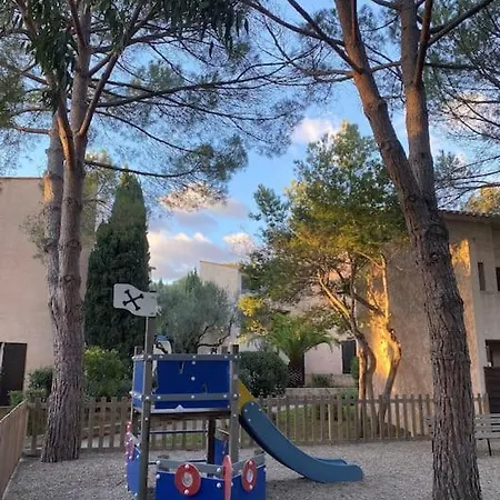 St Raphael Piscine Wifi, Commerces Et A Pieds * Saint-Raphaël